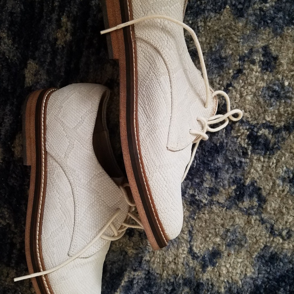 Kelsi Dagger cream oxfords
